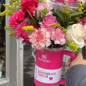 Make the BEST Valentine’s Day bouquet! Both ❤️🩷 Stanley’s available here!